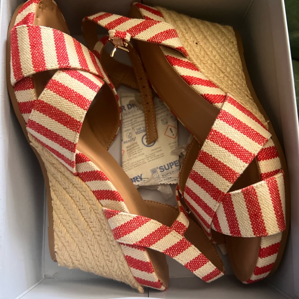 AEROSOLES Red and White Espadrille Wedges